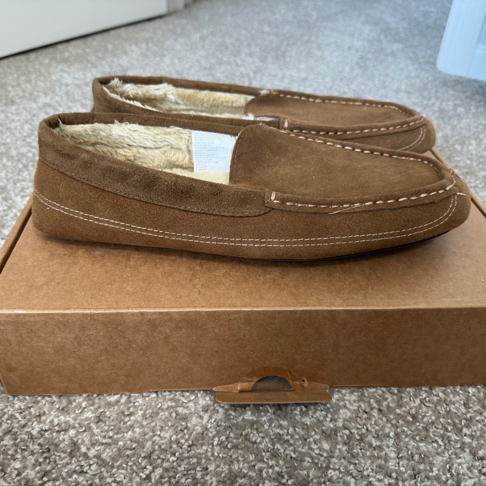 Men’s Mossimo slippers size 13 brown.
